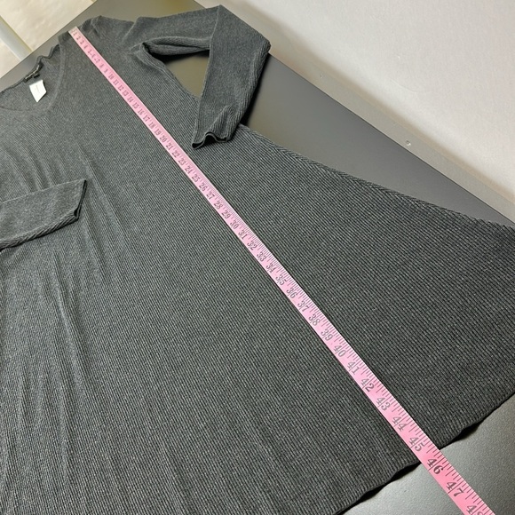 Banana Republic Gray V Neck Ribbed Sweater Midi Dress L Minimalist Classic - Picture 12 of 13